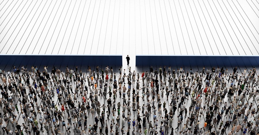 Arte de gobernar - Multitud de personas avanzando hacia una puerta blanca.